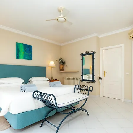 Mng Elliott50 Vale do Lobo