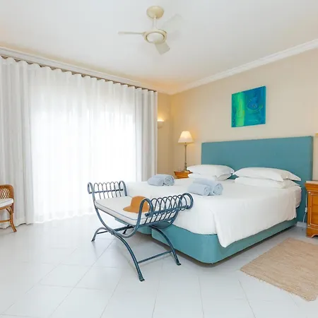 Willa Mng Elliott50 Vale do Lobo