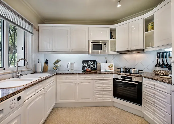 Mng Elliott50 Willa *