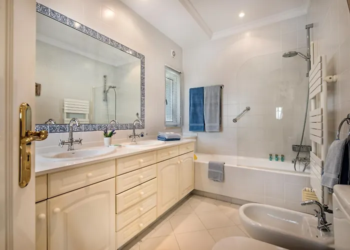 Mng Elliott50 * Vale do Lobo