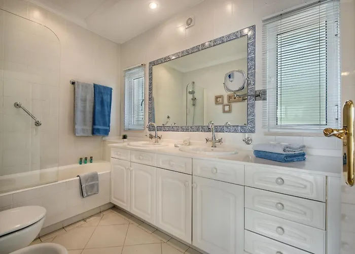 Mng Elliott50 * Vale do Lobo