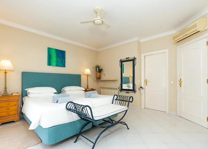 Mng Elliott50 Vale do Lobo